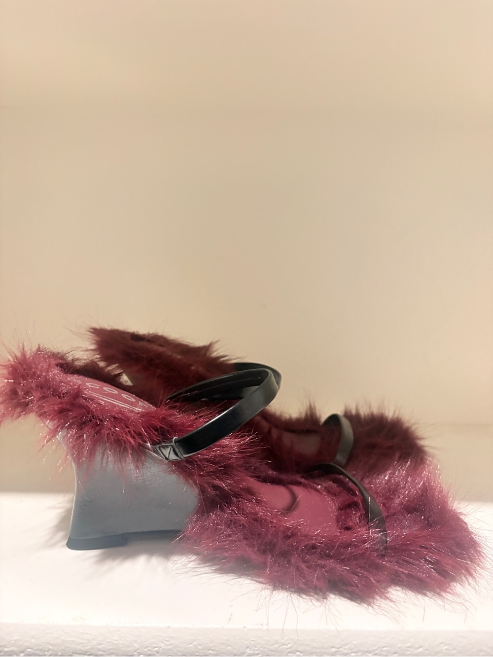 Scoop Women's Burgundy Faux-Fur Slide Sandals Wedge shoes with Black Straps